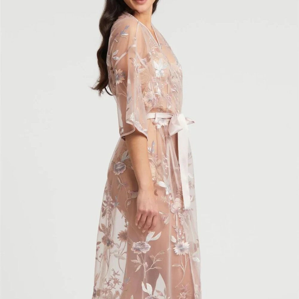 Stunning Robe - Picture 4 of 4